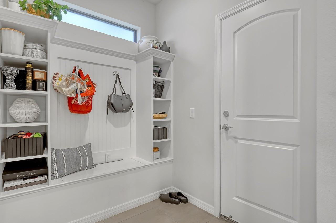 4740 Chantilly Rd - Photo 5 of 49