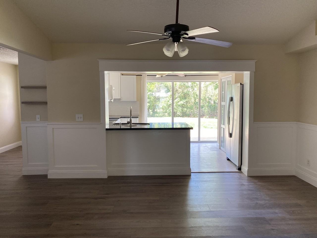 1057 Sw Spruce St - Photo 2 of 12