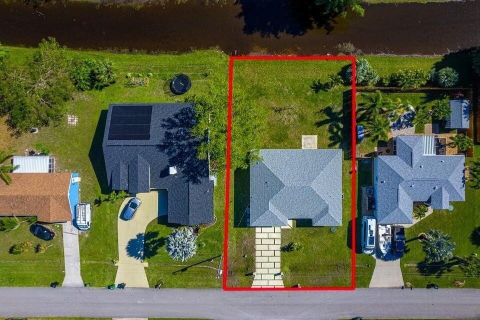 2372 Se Maslan Ave - Photo 4 of 44