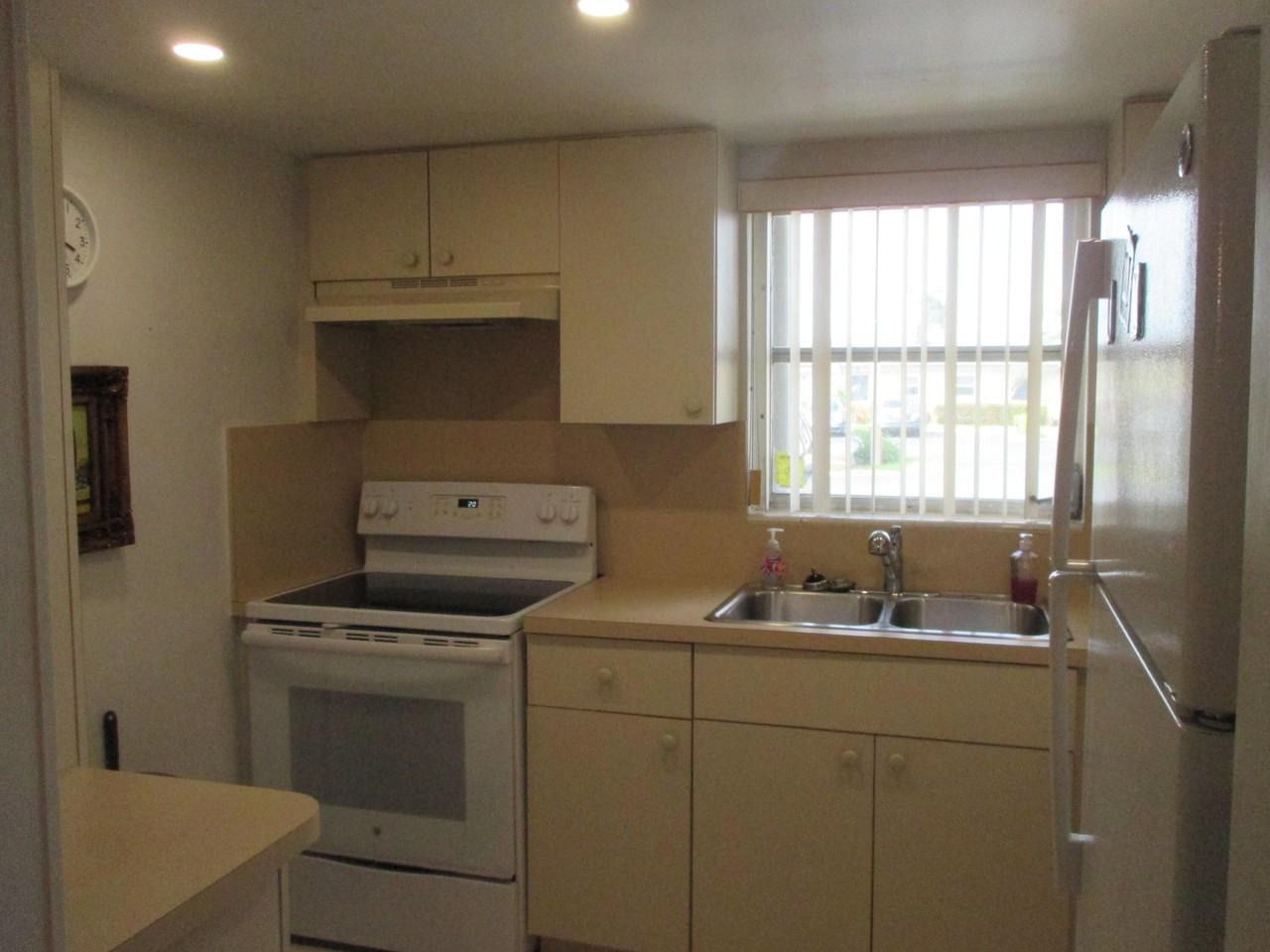 2951 Ashley Dr W - Photo 2 of 23