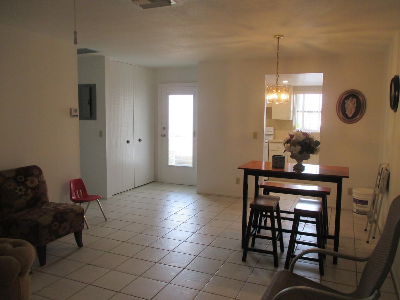 2951 Ashley Dr W - Photo 5 of 23