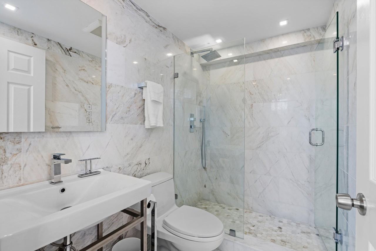 401 Peruvian Ave #3020 - Photo 6 of 8