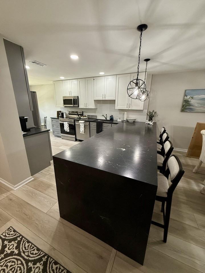 20 Westgate Ln #F - Photo 3 of 50