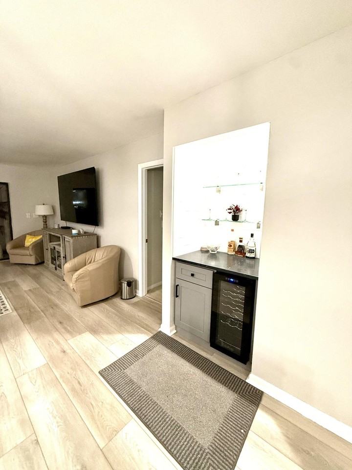 20 Westgate Ln #F - Photo 7 of 50