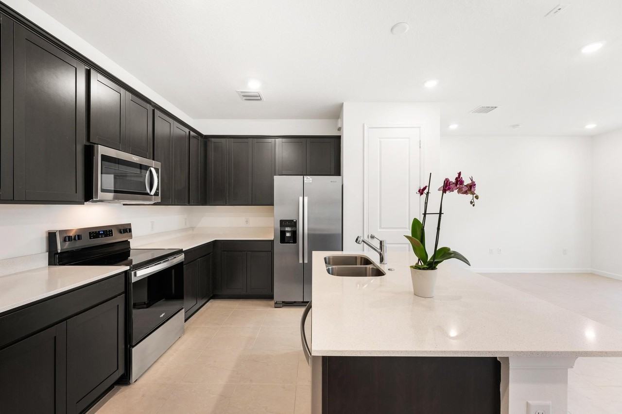 4315 Efendi Dr - Photo 3 of 50