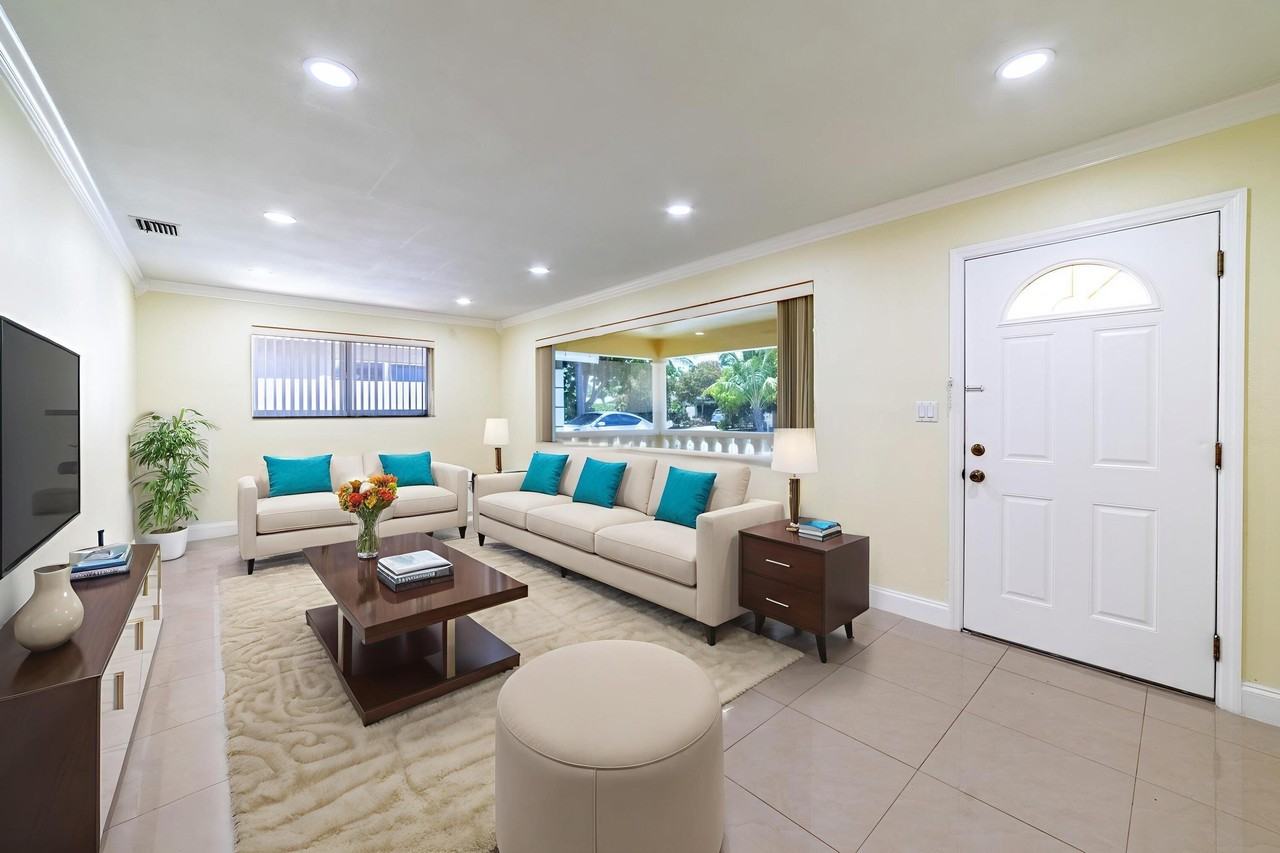 3730 Ne 13th Ter - Photo 5 of 32