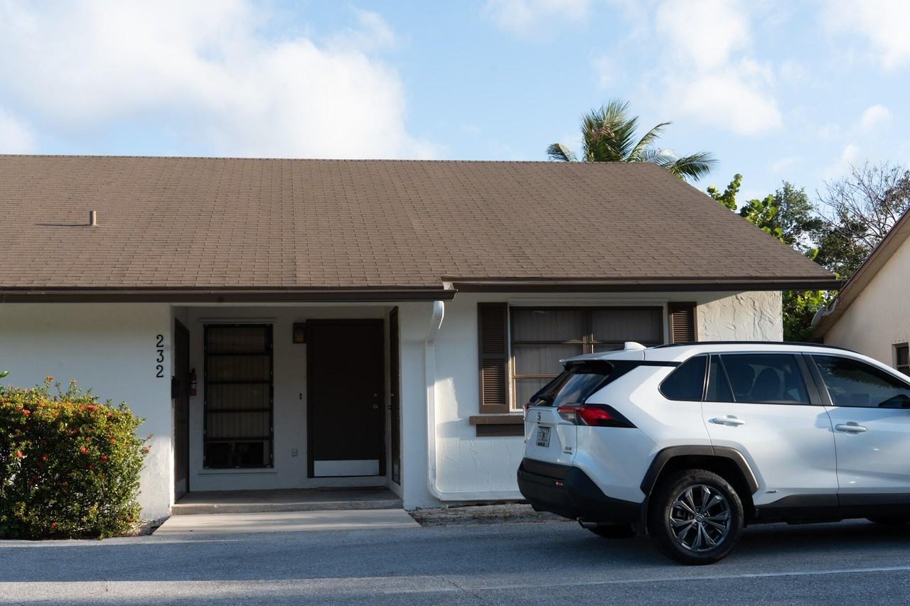 230 Sw 1st St - Photo 2 of 2