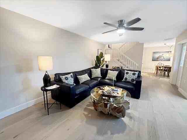 3025 30th Ct - Photo 4 of 17