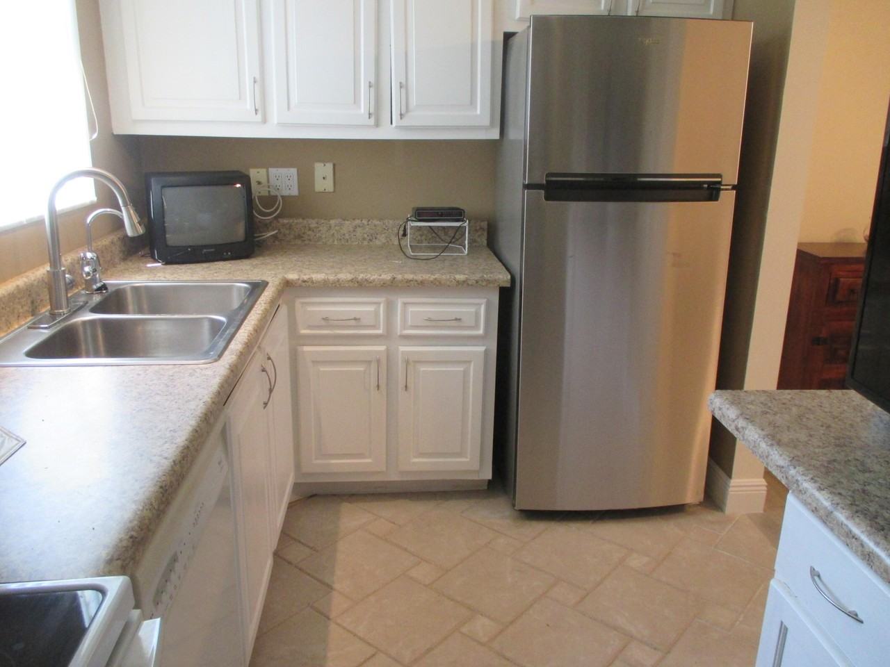 106 Lake Dora Dr - Photo 3 of 18