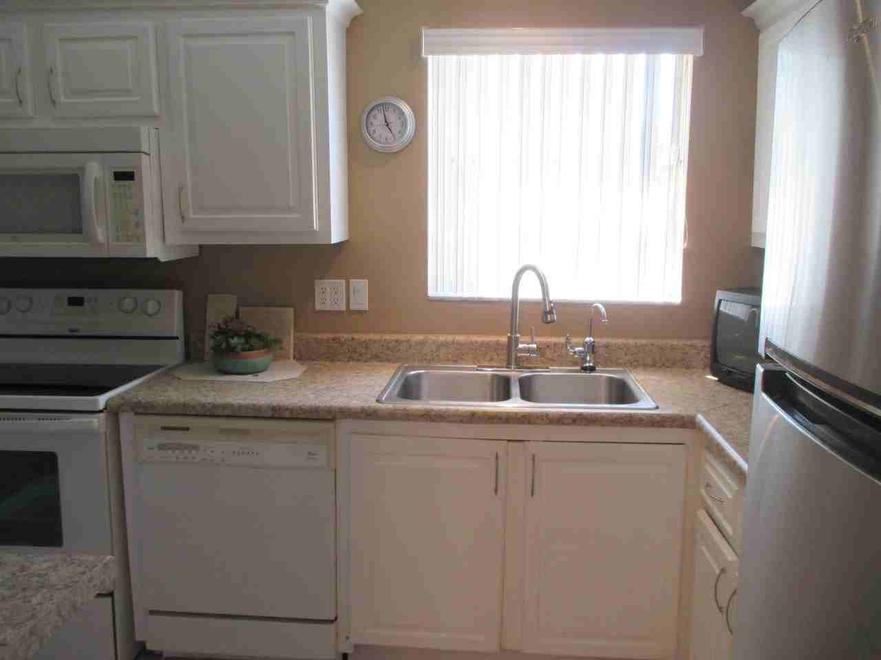 106 Lake Dora Dr - Photo 4 of 18