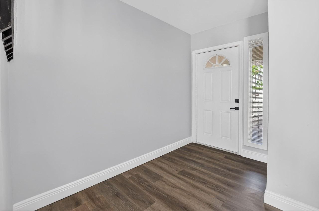 22847 Ironwedge Dr - Photo 3 of 36