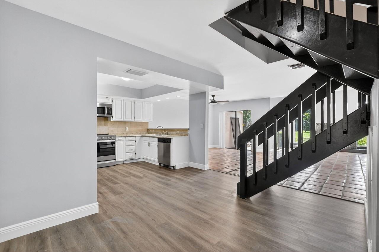 22847 Ironwedge Dr - Photo 4 of 36