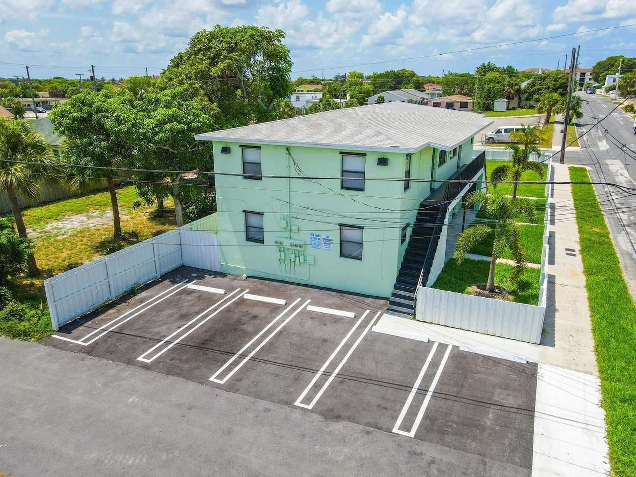 1319 Douglass Ave #102 - Photo 2 of 24