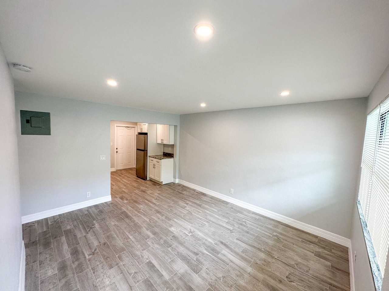 1319 Douglass Ave #102 - Photo 5 of 24