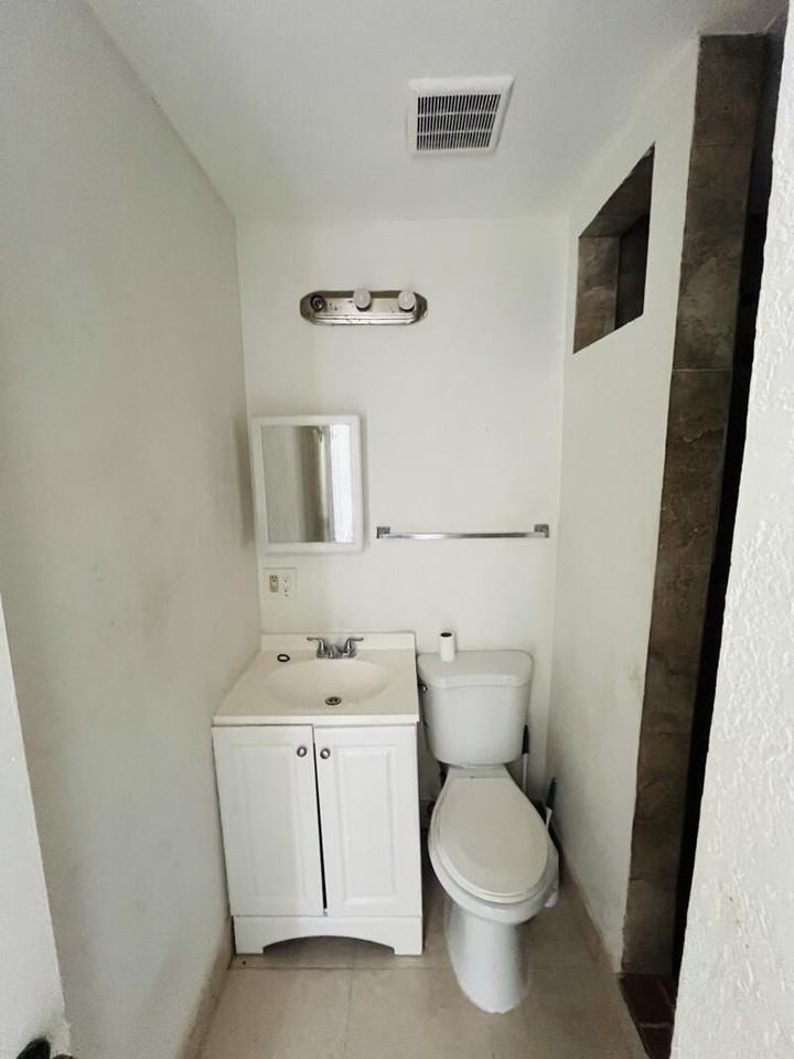 901 8th St #3 - Photo 7 of 7