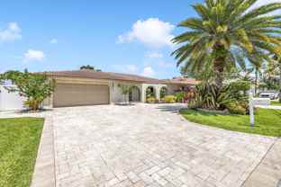 2471 Ne 46th St - Photo 1 of 1