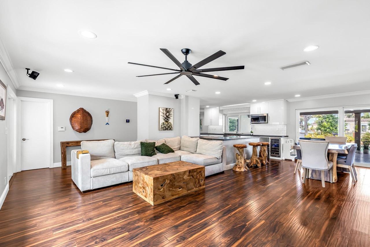 2471 Ne 46th St - Photo 6 of 31