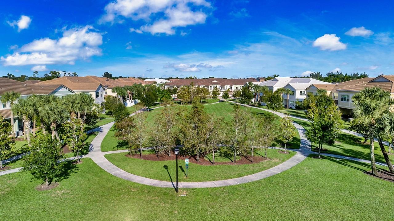 94 Palm Ln - Photo 2 of 25