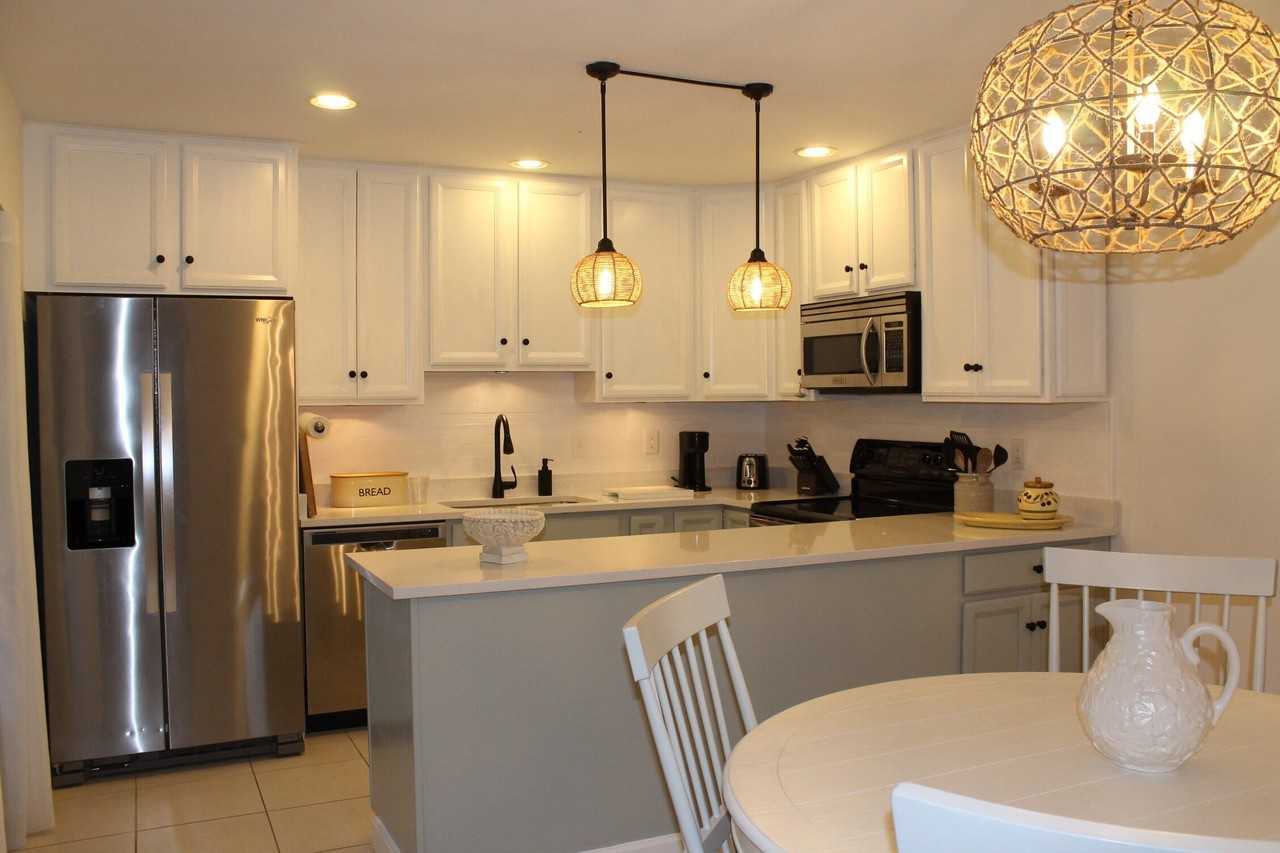 301 Se Castle Ct - Photo 2 of 24