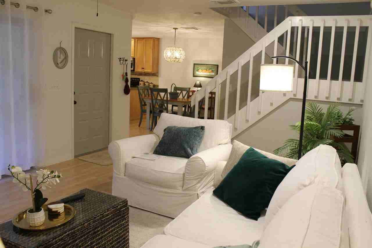 301 Se Castle Ct - Photo 5 of 24