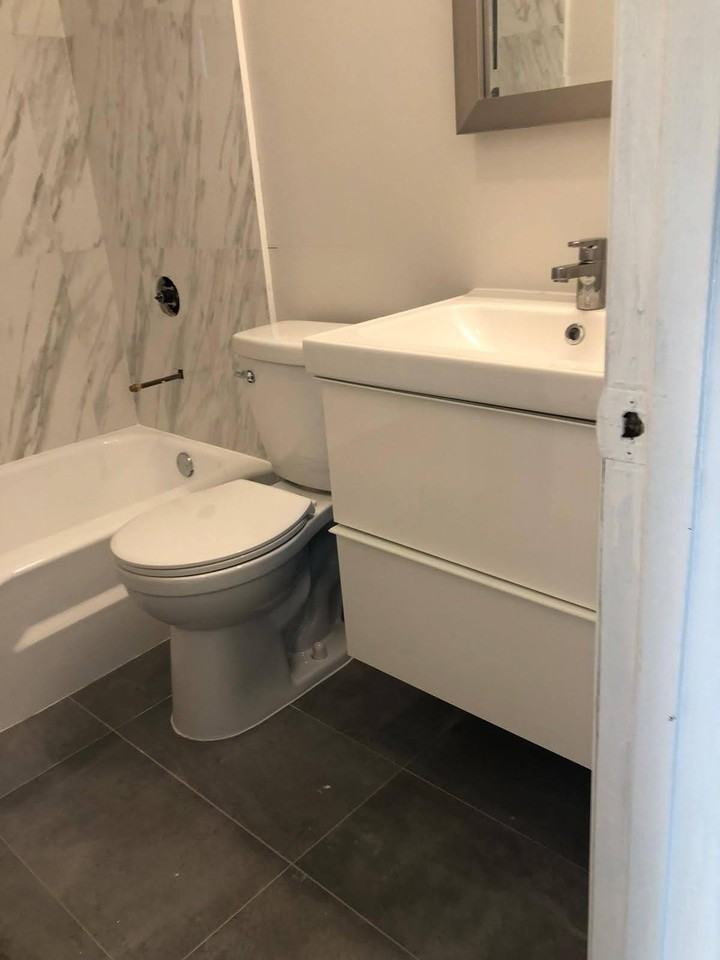 404 Ne 4th St #1-2 - Photo 4 of 6