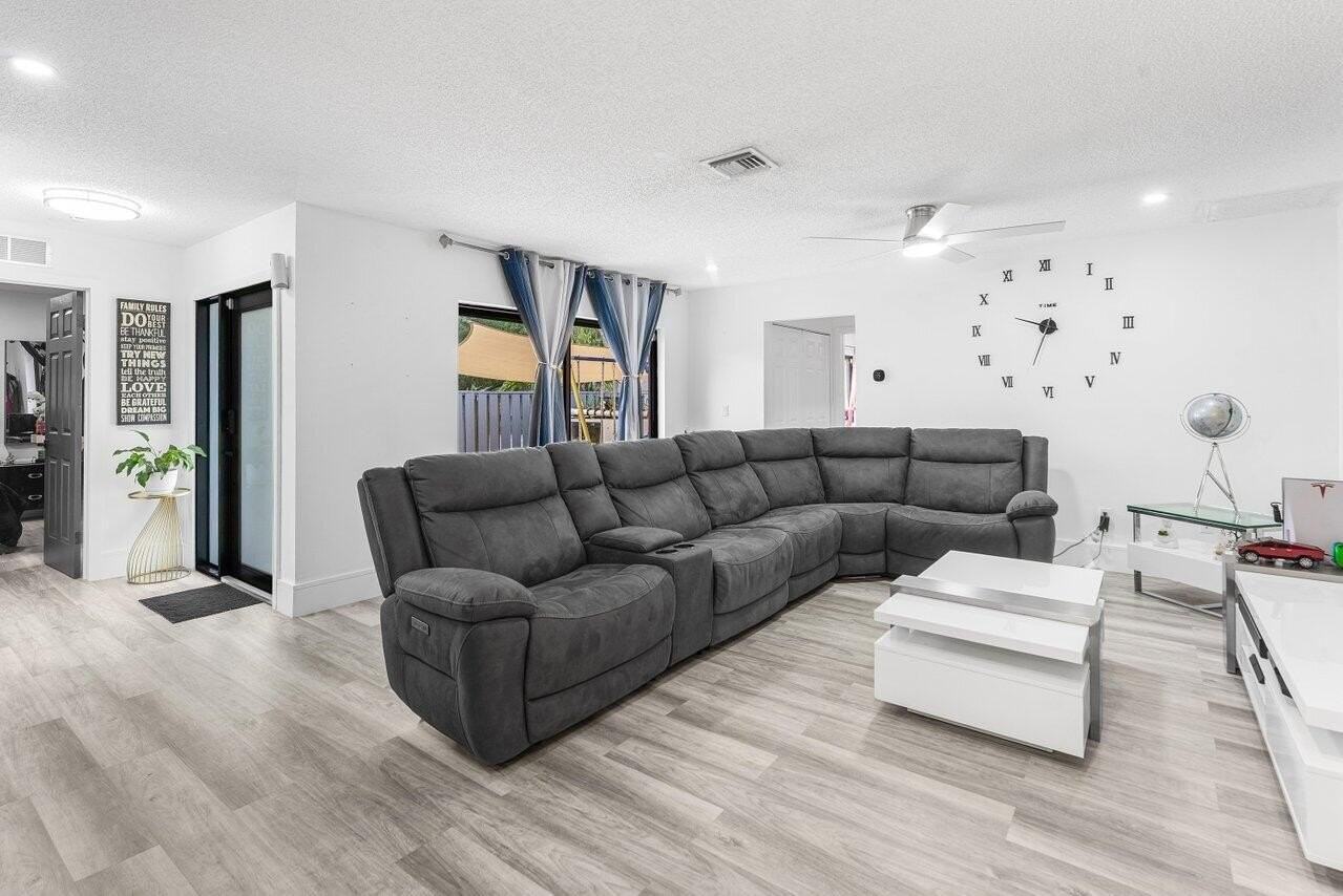 8014 Ambach Way - Photo 5 of 20