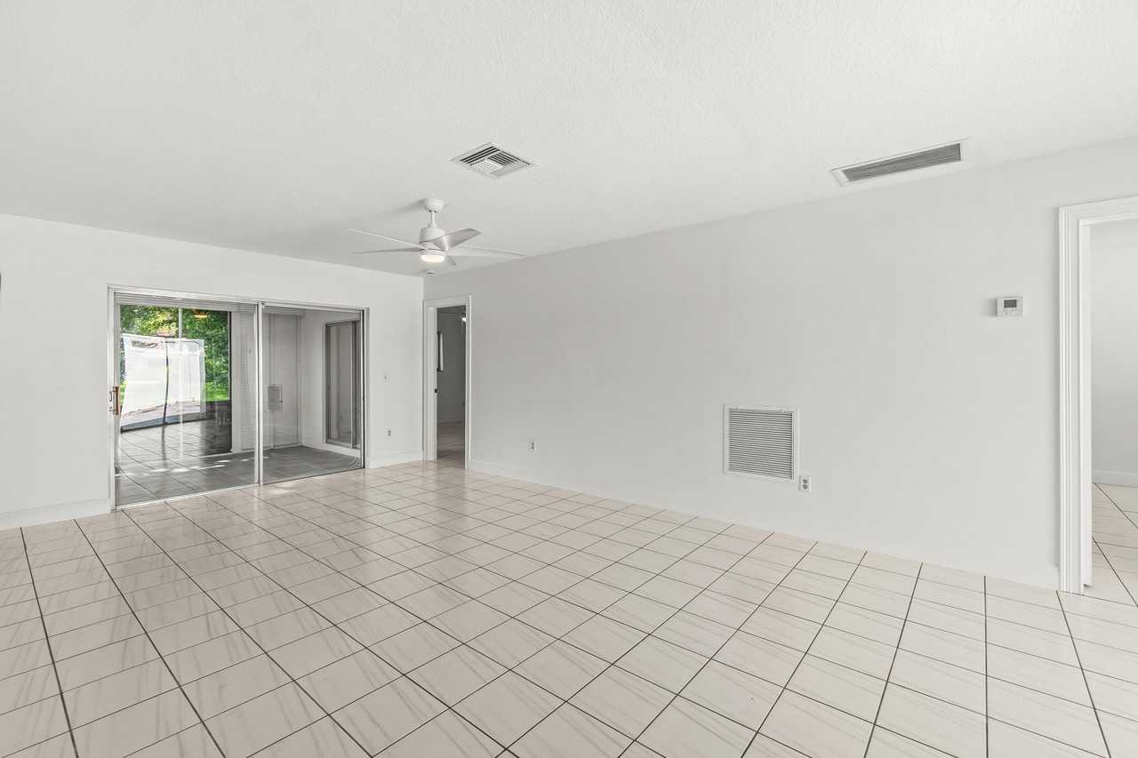 9162 Sw 5th St #A - Photo 7 of 36