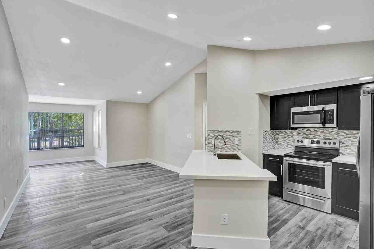 595 Vista Isles Dr #1925 - Photo 4 of 26