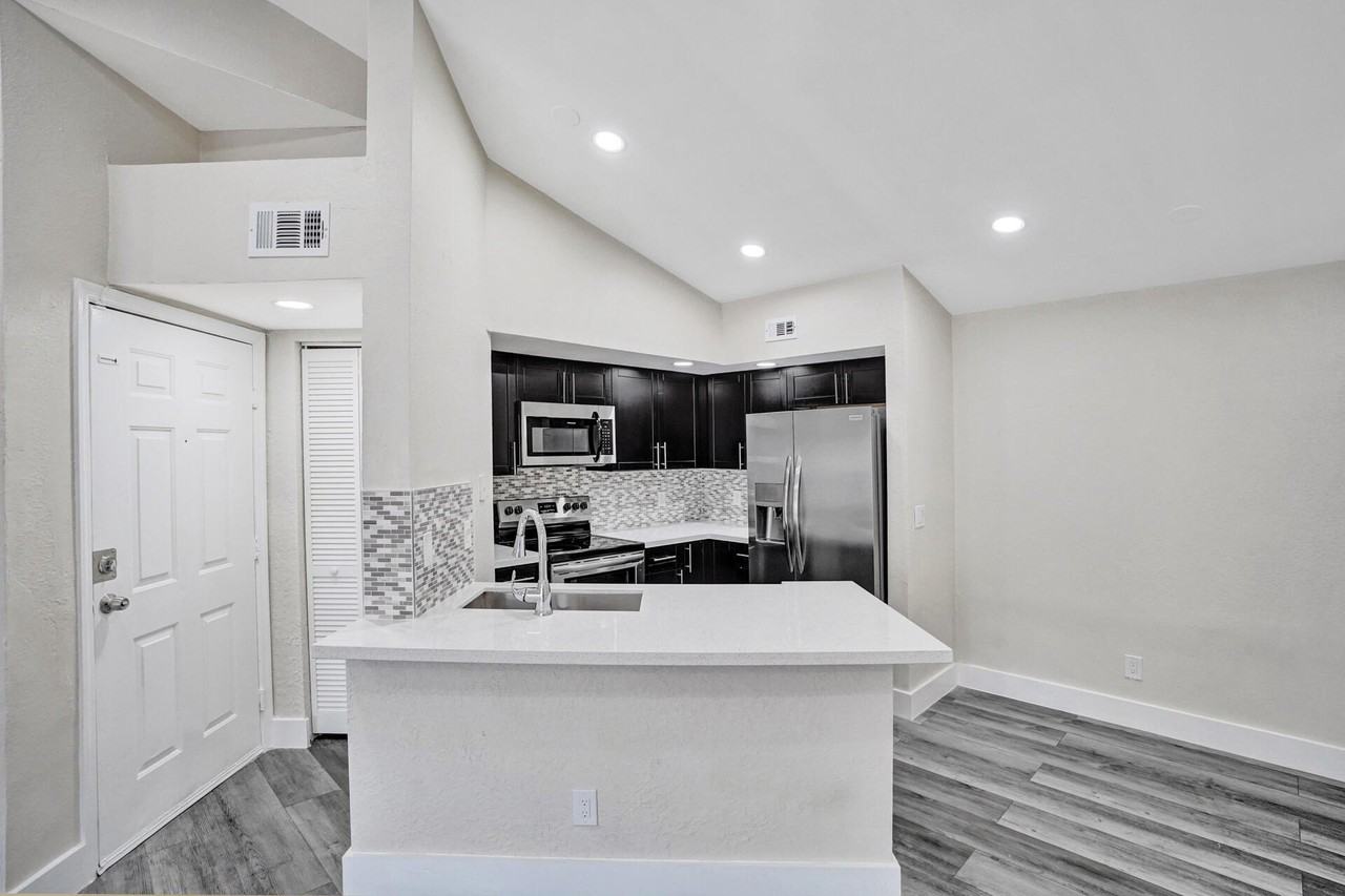 595 Vista Isles Dr #1925 - Photo 5 of 26