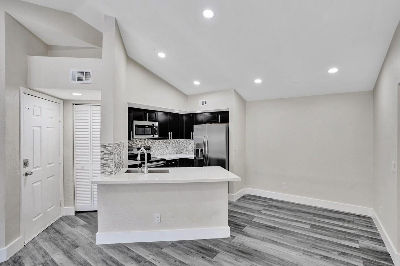 595 Vista Isles Dr #1925 - Photo 6 of 26