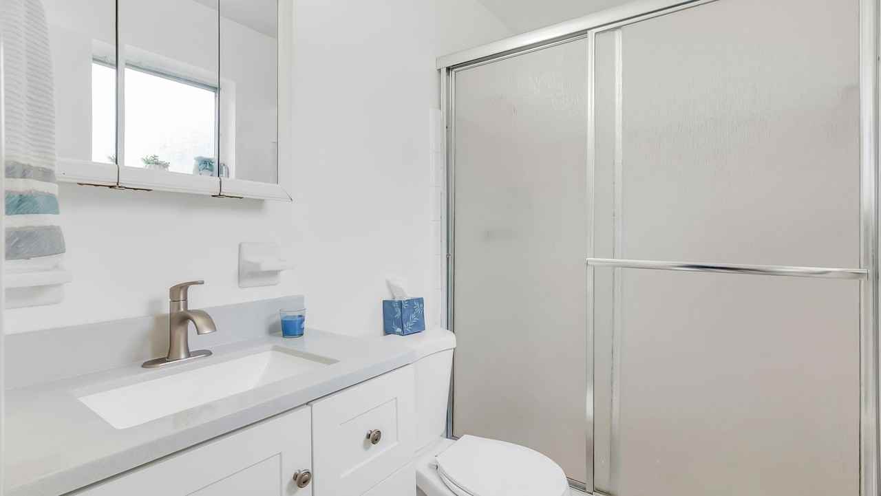 711 Se 15th St #5 - Photo 7 of 41