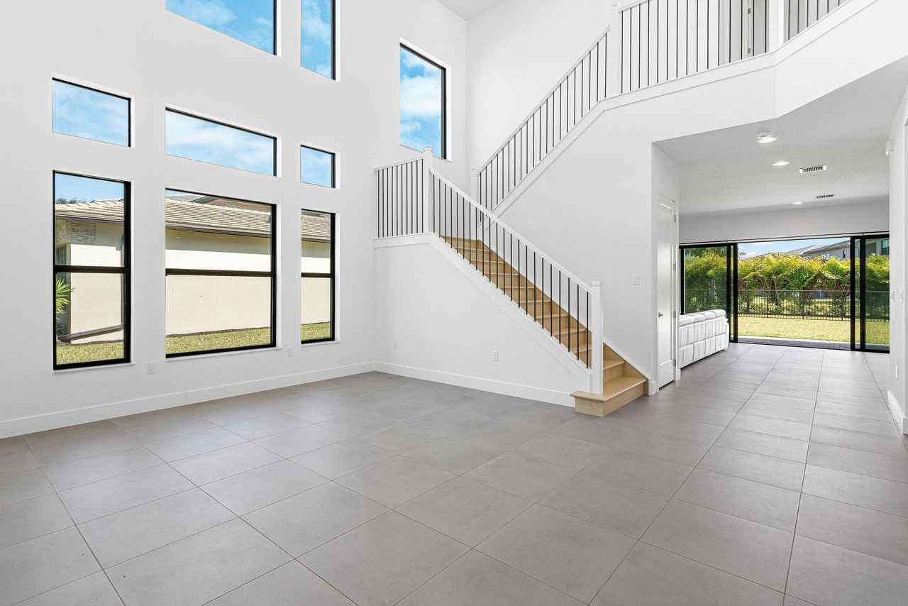 8260 Royal County Down Rd - Photo 4 of 29