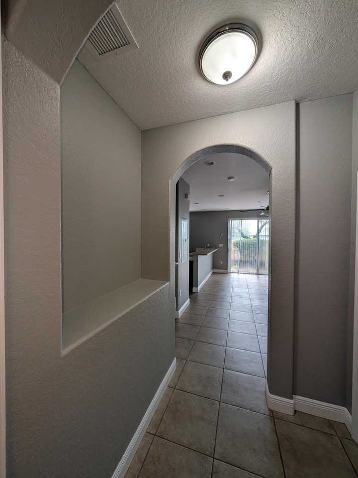 2851 W Prospect Rd #701 - Photo 3 of 41