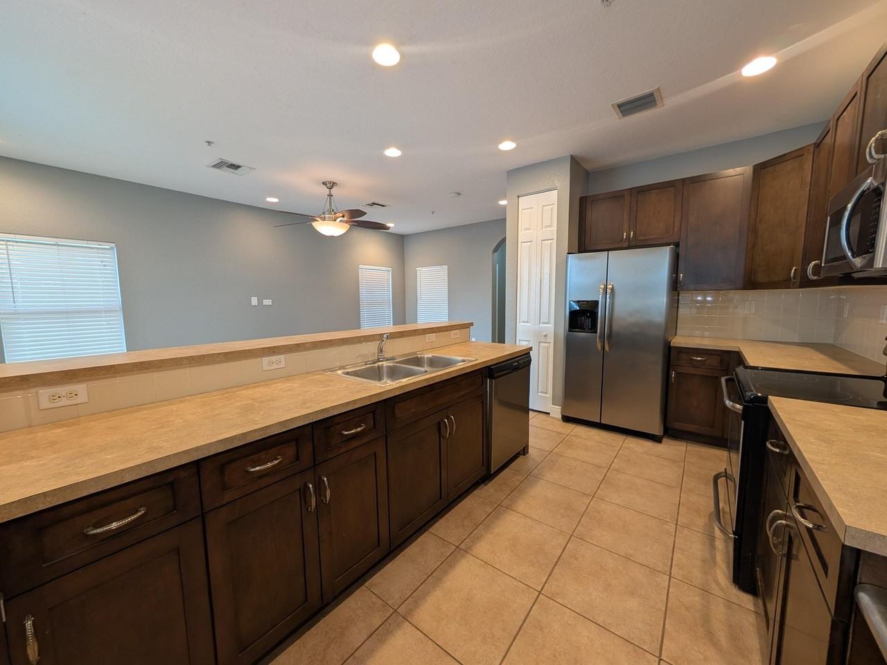 2851 W Prospect Rd #701 - Photo 6 of 41