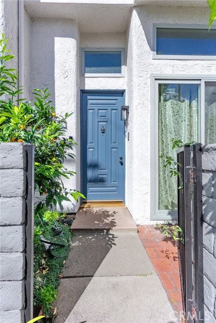 5353 Corteen Pl - Photo 2 of 8