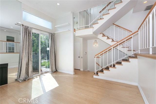 5353 Corteen Pl - Photo 4 of 8