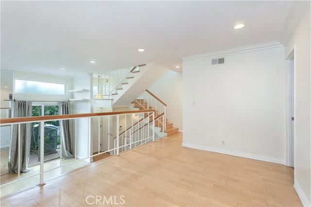 5353 Corteen Pl - Photo 6 of 8