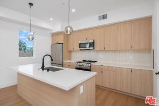 5248 Auckland Ave - Photo 3 of 8