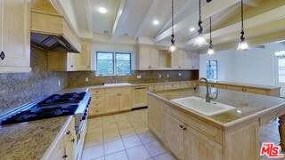 3920 Van Noord Ave - Photo 6 of 8