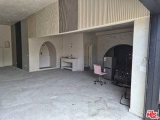 10835 Magnolia Blvd - Photo 6 of 8