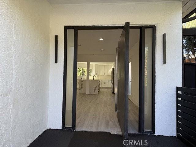 5527 Beckford Ave - Photo 3 of 7