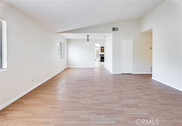 5546 Mclennan Ave - Photo 2 of 8