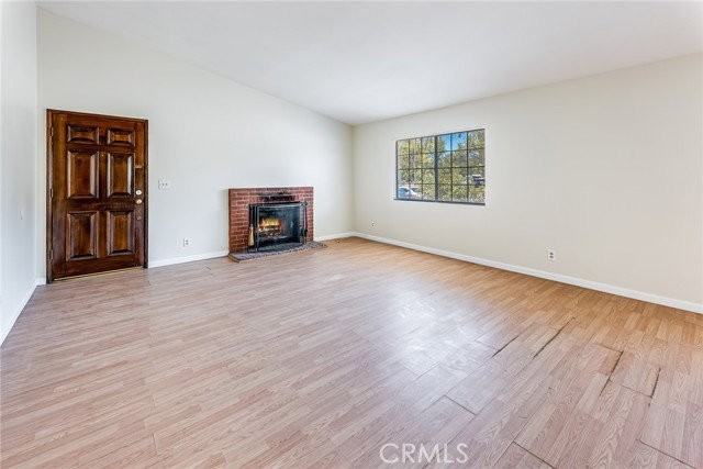 5546 Mclennan Ave - Photo 3 of 8