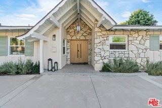 4731 Deseret Dr - Photo 7 of 8