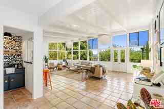 19783 Valley View Dr - Photo 4 of 8