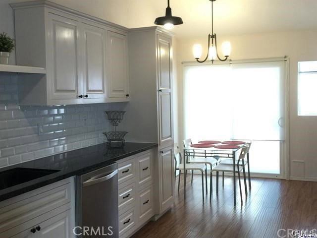 5318 Godbey Dr - Photo 3 of 5