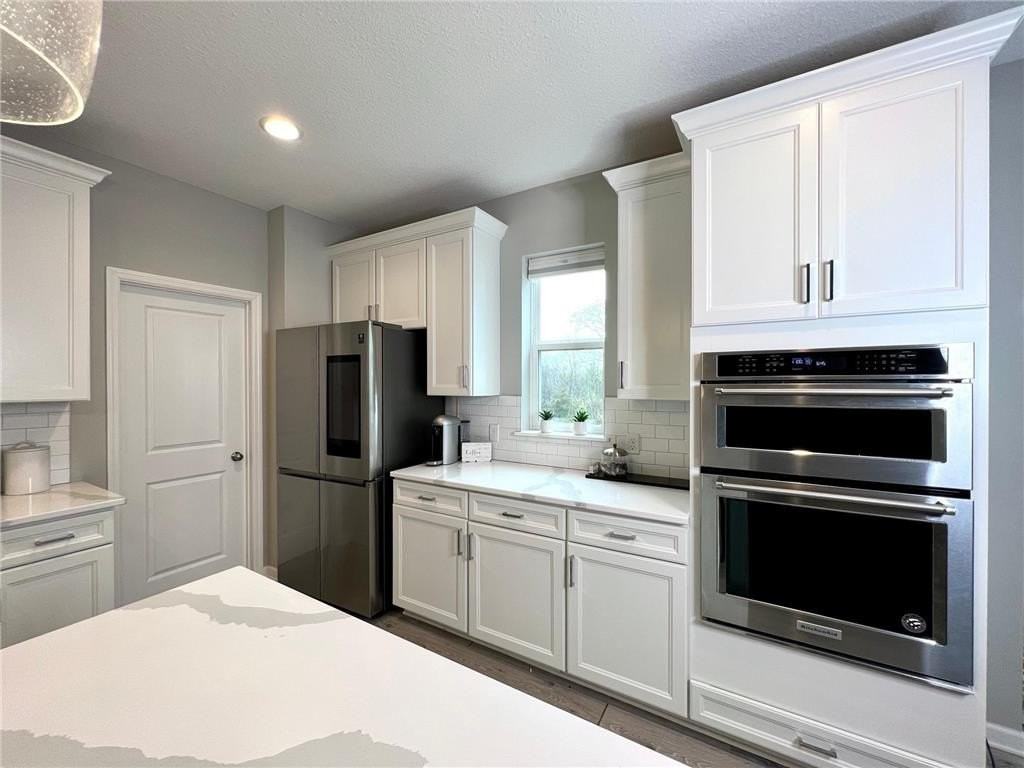 15633 Dakota Ave - Photo 3 of 11