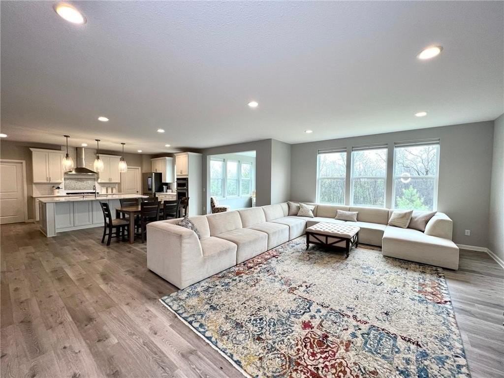 15633 Dakota Ave - Photo 4 of 11