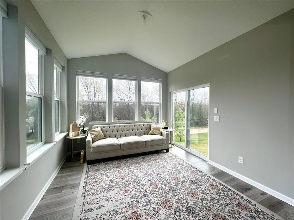 15633 Dakota Ave - Photo 6 of 11