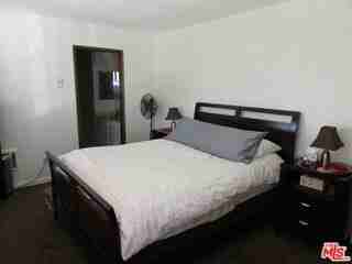 1127 12th St #301 - Photo 4 of 7